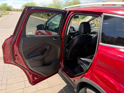 Used 2017 Ford Escape Titanium FWD image 10