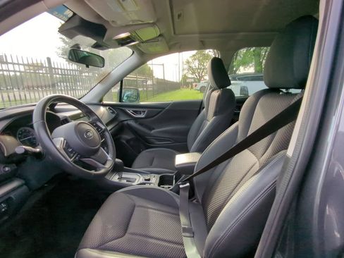 Used 2023 Subaru Forester Premium AWD/4WD image 6