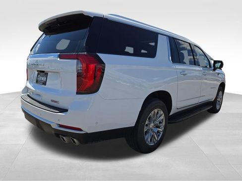 Used 2026 GMC Yukon XL Denali w/ Advanced Technology Package AWD/4WD image 12