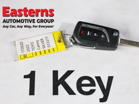 Used 2022 Toyota Camry SE FWD image 21