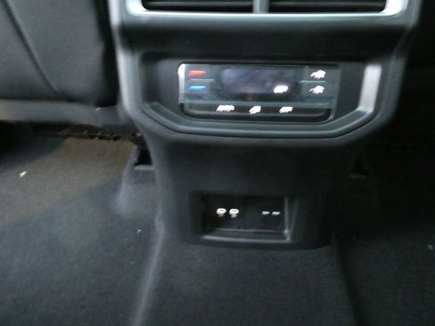 New 2026 Volkswagen Atlas Peak Edition AWD/4WD image 7