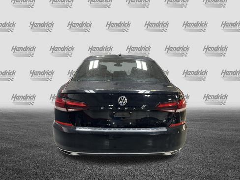 Used 2021 Volkswagen Passat 2.0T SE FWD image 10