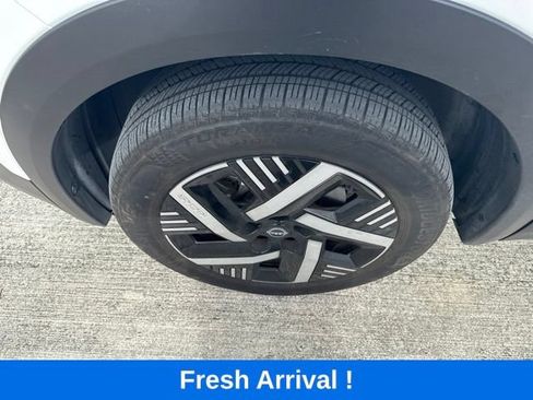 Used 2025 Nissan Kicks SV FWD image 18