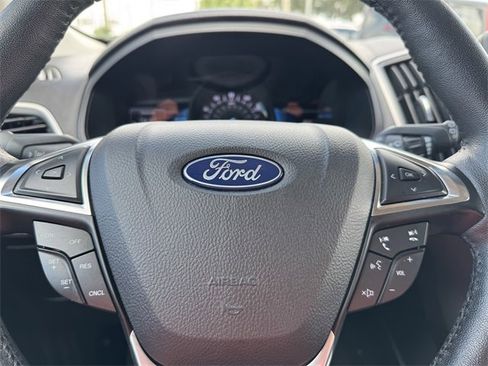 Used 2022 Ford Edge SEL image 38