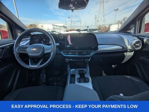 Used 2026 Chevrolet Equinox EV LT FWD image 19