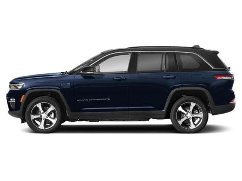 Certified 2022 Jeep Grand Cherokee Summit w/ Advanced Protech Group IV AWD/4WD image 2