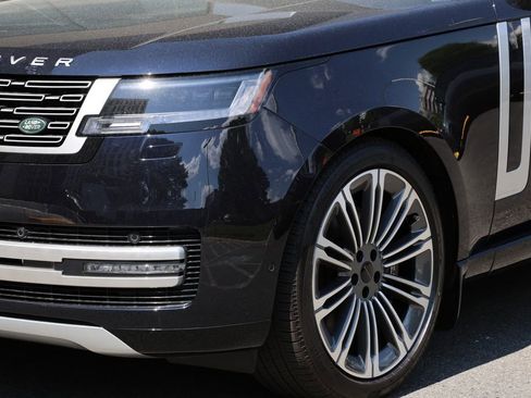 New 2026 Land Rover Range Rover Long Wheelbase Autobiography AWD/4WD image 7