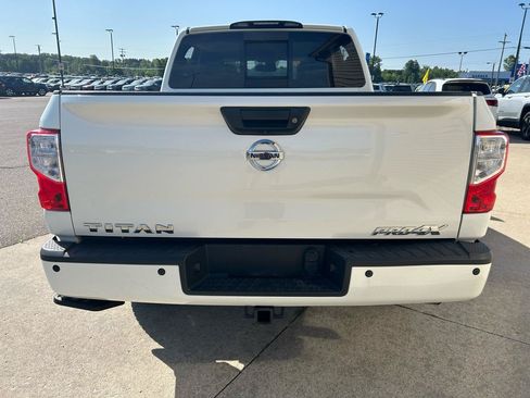Used 2017 Nissan Titan PRO-4X w/ Pro-4x Convenience Package AWD/4WD image 6
