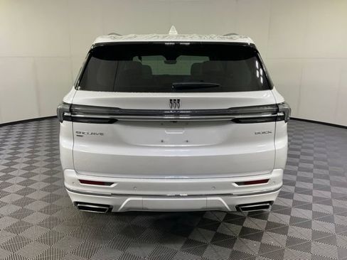 Used 2025 Buick Enclave Avenir w/ Super Cruise Package AWD/4WD image 10