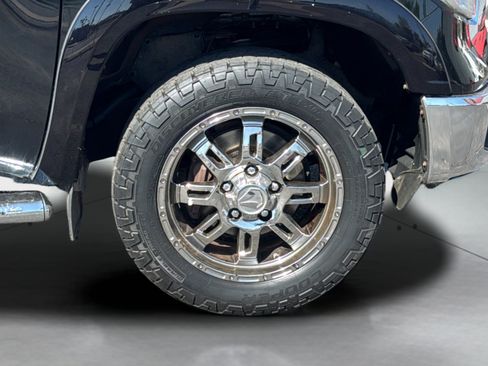 Used 2015 Toyota Tundra SR5 w/ SR5 Upgrade Package RWD image 35