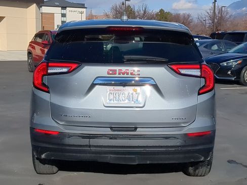 Used 2024 GMC Terrain SLE image 5