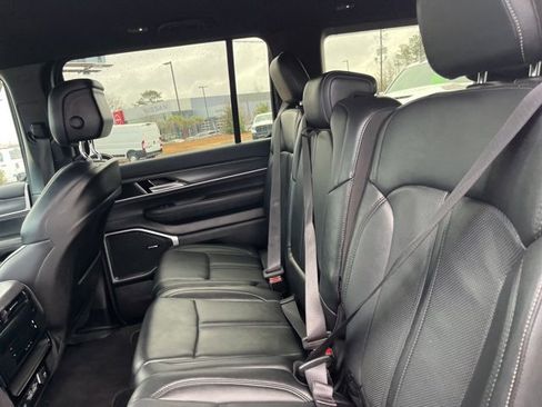 Used 2024 Jeep Wagoneer Series II w/ Flexible Seating Group image 13