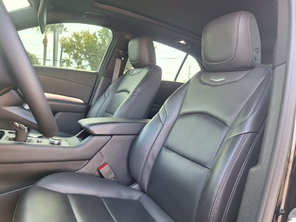 Certified 2025 Cadillac XT4 Premium Luxury w/ Technology Package FWD image 25