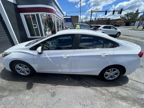 Used 2016 Chevrolet Cruze LT FWD image 5