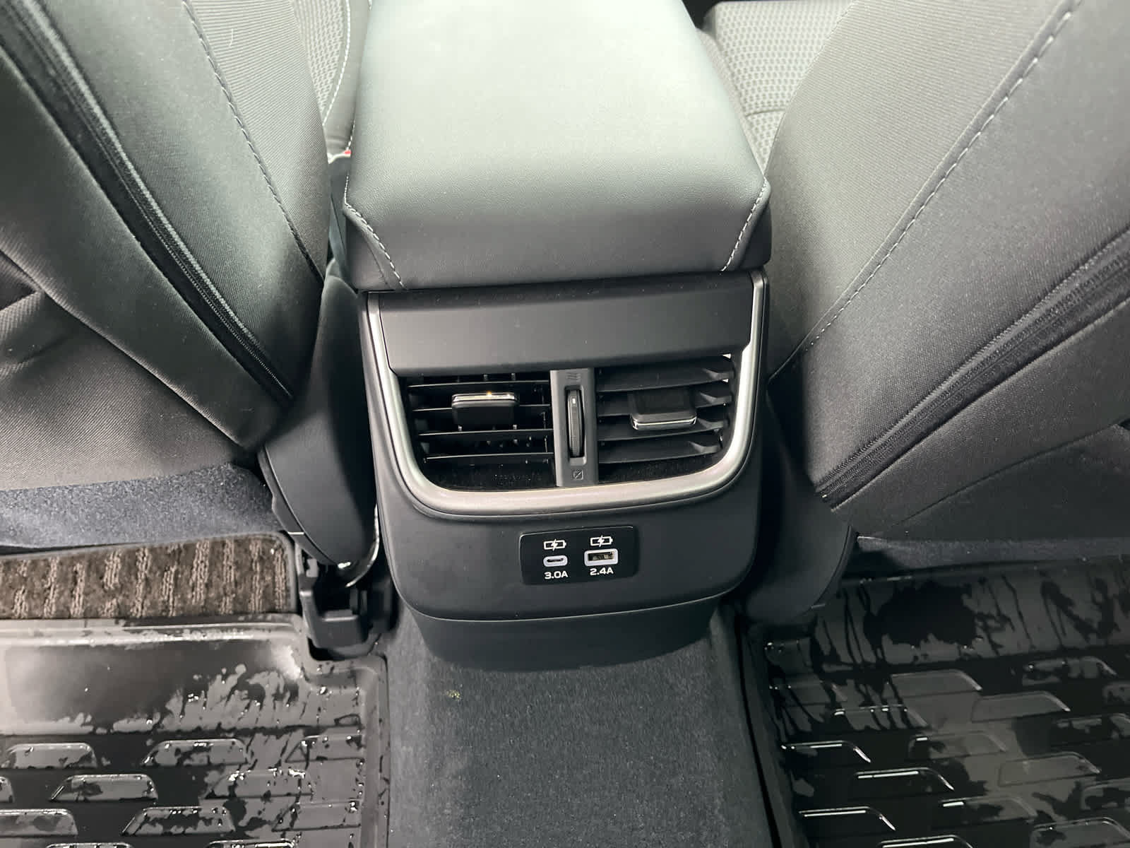 Used 2025 Subaru Outback Premium AWD/4WD image 24