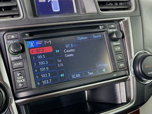 Used 2013 Toyota Highlander Limited image 19