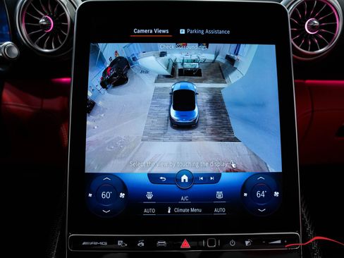 Used 2022 Mercedes-Benz SL 55 AMG 4MATIC w/ Driver Assistance Package image 83