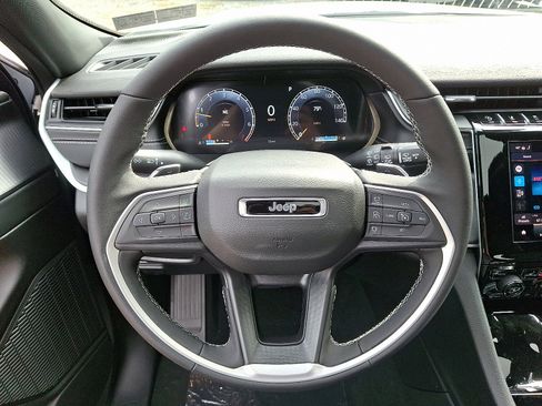 New 2025 Jeep Grand Cherokee Laredo X w/ Luxury Tech Group I image 9