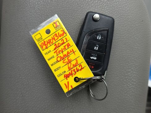 Used 2021 Toyota Camry SE FWD image 23