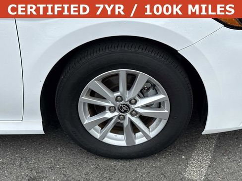 Used 2025 Toyota Camry LE image 7
