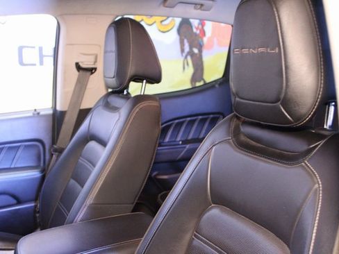 Used 2021 GMC Canyon Denali image 16