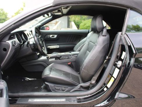 Used 2020 Ford Mustang Premium RWD image 21