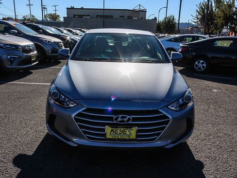 Used 2017 Hyundai Elantra SE image 2