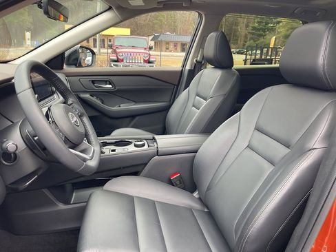 Used 2023 Nissan Rogue SL image 19