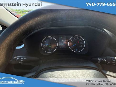 Used 2022 Toyota RAV4 XLE w/ Convenience Package AWD/4WD image 17