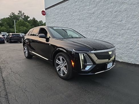 Certified 2024 Cadillac Lyriq Tech AWD/4WD image 17