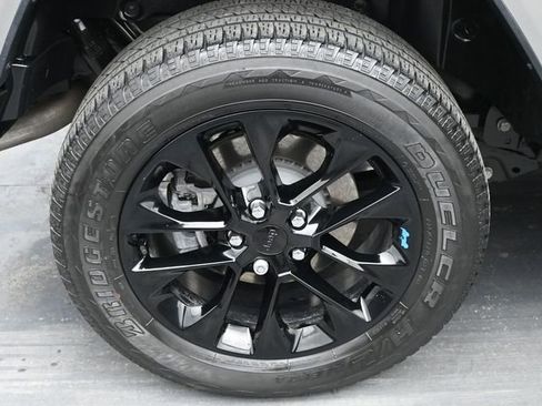 Used 2023 Jeep Wrangler Unlimited Sahara w/ Cold Weather Group image 39