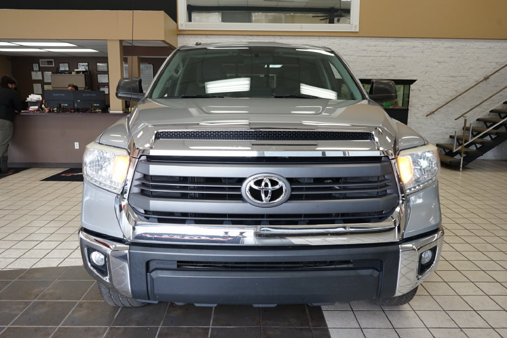 Used 2014 Toyota Tundra SR5 AWD/4WD image 17