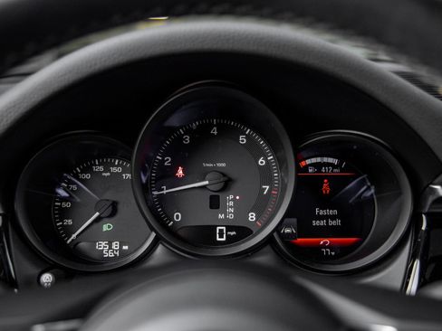 Certified 2024 Porsche Macan AWD/4WD image 29