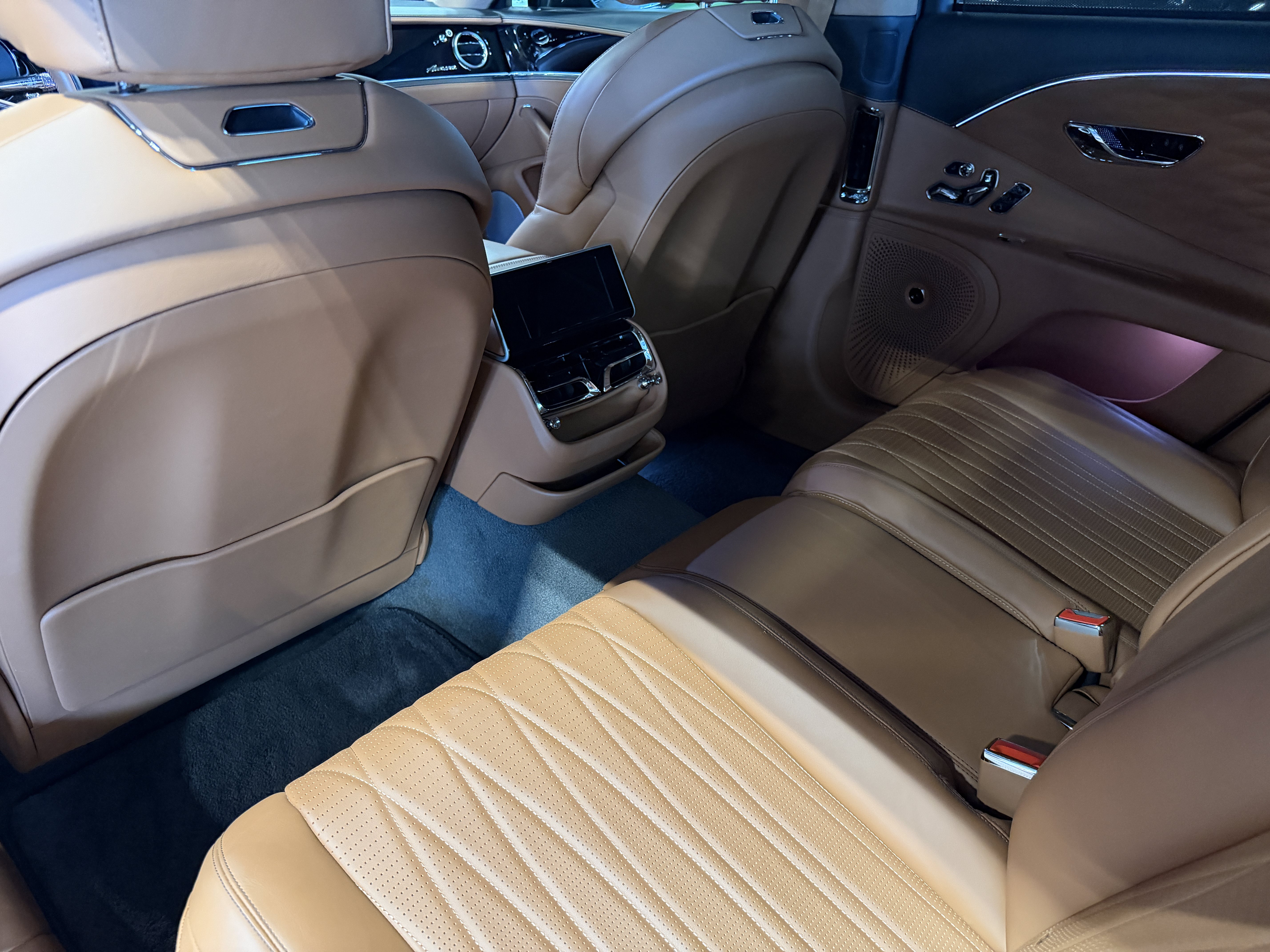 Used 2023 Bentley Flying Spur Azure AWD/4WD image 16