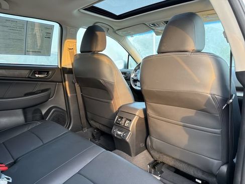 Used 2018 Subaru Outback 2.5i Limited AWD/4WD image 17