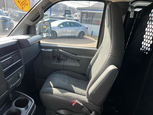 Used 2022 Chevrolet Express 2500 w/ Driver Convenience Package RWD image 11