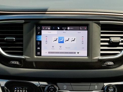 Used 2023 Chrysler Voyager LX image 42