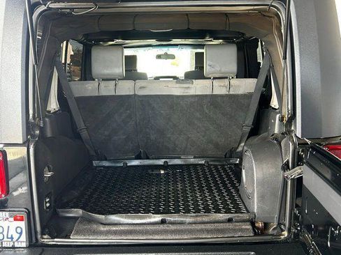 Used 2009 Jeep Wrangler Unlimited Rubicon w/ Dual Top Group AWD/4WD image 24