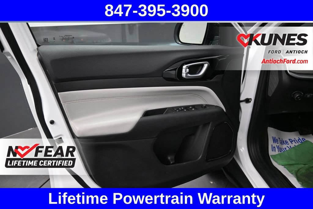 Used 2025 Jeep Compass Limited AWD/4WD image 27