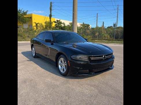 Used 2016 Dodge Charger SE w/ Popular Equipment Group RWD image 3