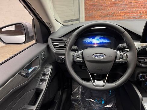 Certified 2022 Ford Escape Titanium w/ Class II Trailer Tow Package image 13