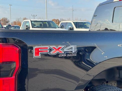 New 2026 Ford F250 Platinum w/ FX4 Off-Road Package image 4