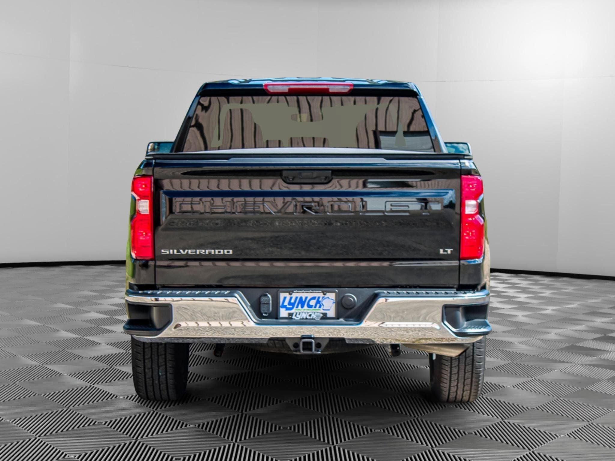 Used 2025 Chevrolet Silverado 1500 LT AWD/4WD image 3
