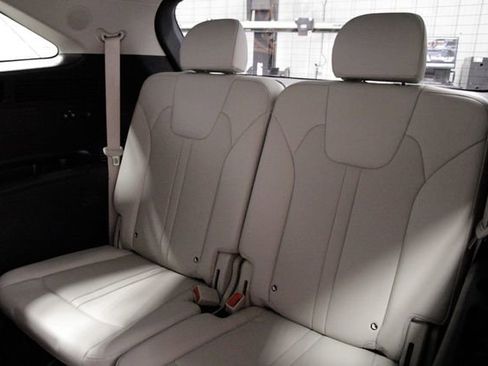 Used 2022 Kia Sorento SX Prestige w/ Panoramic Sunroof Package image 18