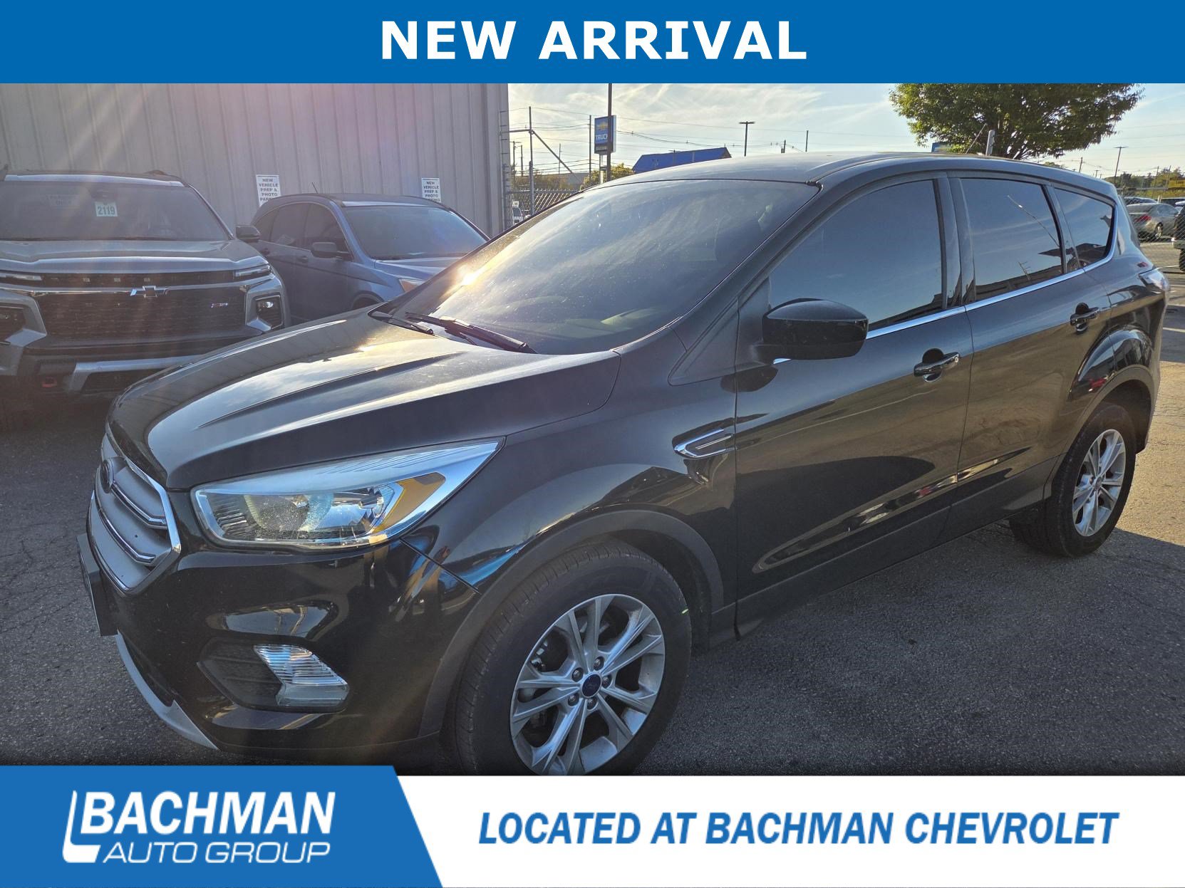 Used 2017 Ford Escape SE FWD image 1