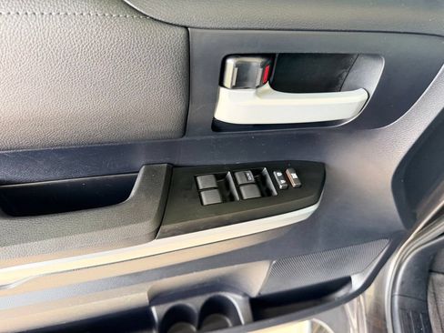 Used 2014 Toyota Tundra SR5 w/ SR5 Upgrade Package RWD image 12
