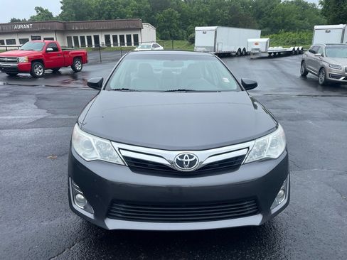 Used 2012 Toyota Camry XLE w/ Leather Pkg FWD image 9