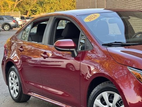 Used 2024 Toyota Corolla LE image 4