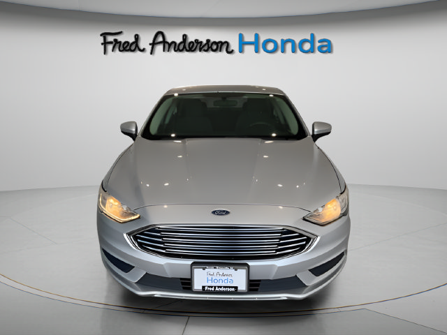 Used 2017 Ford Fusion SE w/ Fusion SE Technology Package FWD image 2