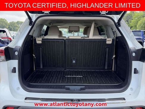 Certified 2024 Toyota Highlander Limited AWD/4WD image 7